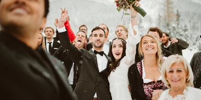 Winterhochzeit - Tirol - Die verschneite Landschaft bietet eine tolle Kulisse für unvergessliche Hochzeitsfotos. - Gamsalm Ehrwald