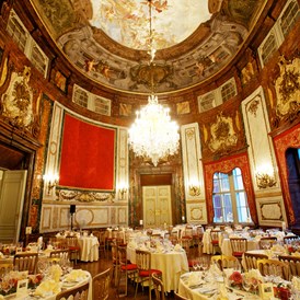 Hochzeitslocation: Ovaler Festsaal als Herzstück des Palais - Palais Daun-Kinsky