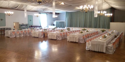 Winterhochzeit - Grafenegg - Hochzeitstafel Gedeckt für 130 Personen - Gasthof "Zum Goldenen Adler"