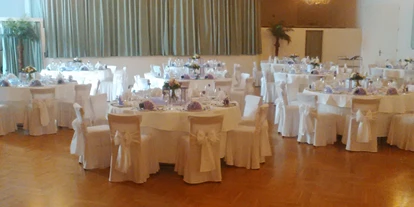 Winterhochzeit - Grafenegg - Beispiel runde Tische - Gasthof "Zum Goldenen Adler"