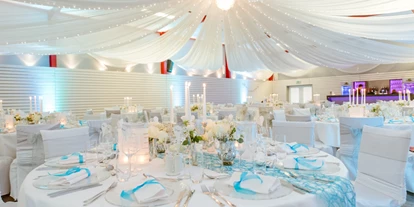Winterhochzeit - PLZ 71034 (Deutschland) - Der große, klimatisierte Festsaal des Fest- und Veranstaltungszentrums Dürrmenz bietet Platz für 220 Hochzeitsgäste. - Dürrmenz | Fest- und Veranstaltungszentrum
