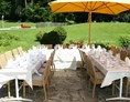Hochzeitslocation: Hochzeitstafel im Kastaniengarten - Inselhotel Faakersee - Inselhotel Faakersee