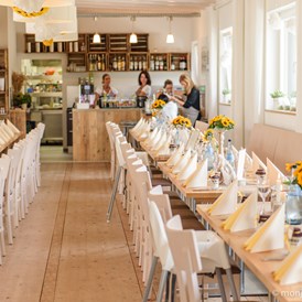 Hochzeitslocation: Der große Festsaal bietet Platz für 75 bis 120 Hochzeitsgäste. - Bischoff's Landrestaurant