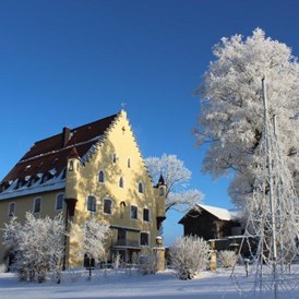 Hochzeitslocation: Eine wunderschöne Foto-Location - selbst im Winter. - Schloss zu Hopferau 