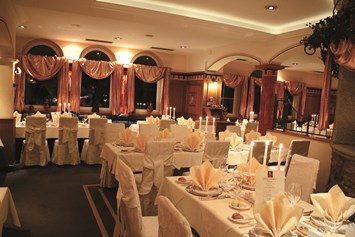 Hochzeitslocation: Feiern im Speisesaal mit bis zu 130 Pers. - Schlosshotel Lacknerhof****S Flachau