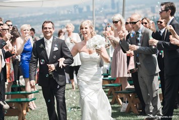 Hochzeitslocation: Heiraten im Weingut Cobenzl über den Dächern Wiens.
Foto © stillandmotionpictures.com - Weingut Wien Cobenzl