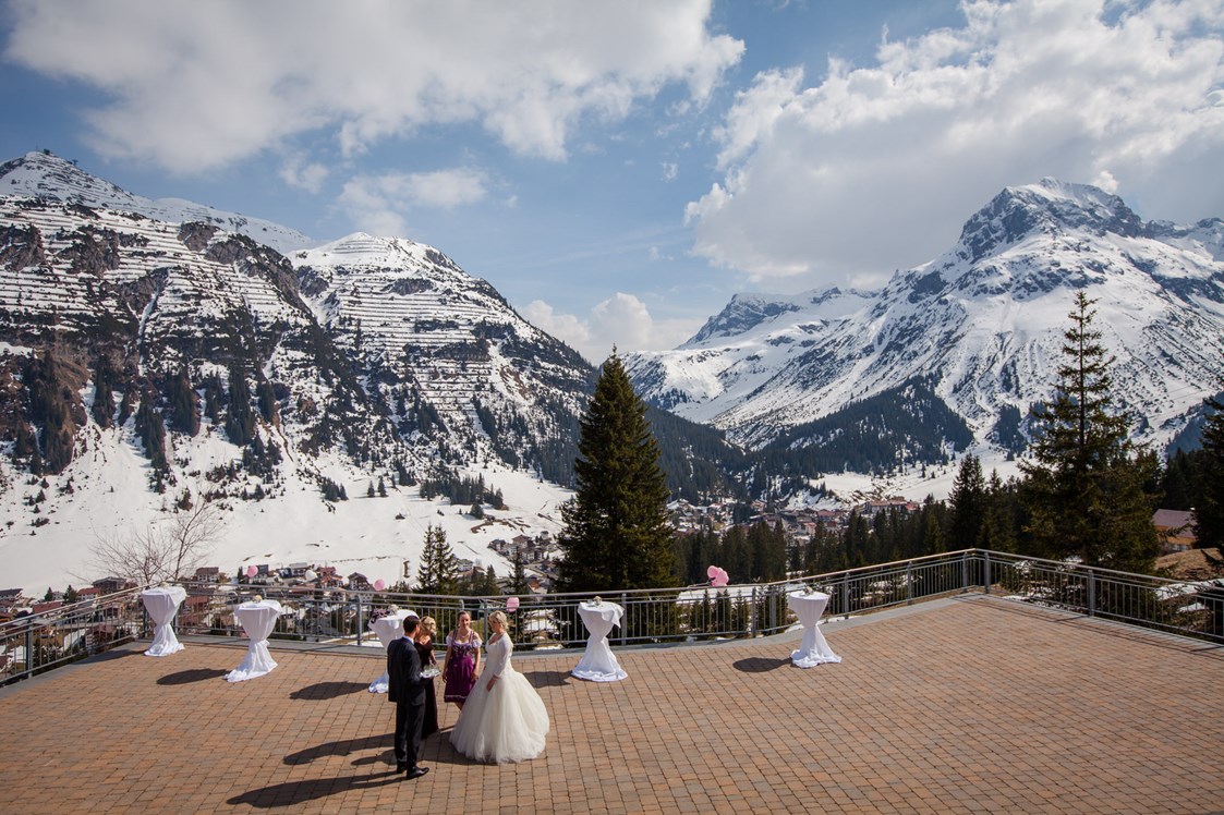 Hochzeitslocation: Die Terrasse eignet sich wunderbar für standesamtliche Trauungen - Hotel Sonnenburg