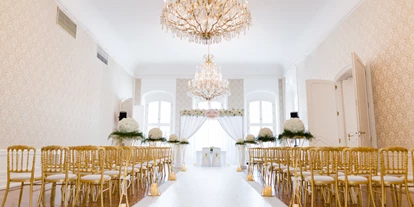 Winterhochzeit - Art der Location: Schloss - Trauung im Marschallzimmer 1 - Conference Center Laxenburg