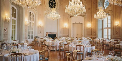 Winterhochzeit - Art der Location: Schloss - Ovaler Saal im Conference Center Laxenburg in Niederösterreich.
Foto © thomassteibl.com - Conference Center Laxenburg