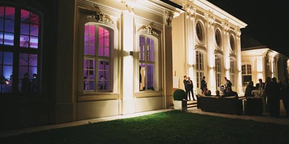 Winterhochzeit - Art der Location: Schloss - Das Conference Center Laxenburg erstrahlt auch in der Nacht im besten Licht.
Foto © thomassteibl.com - Conference Center Laxenburg