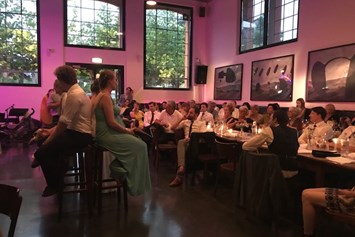 Hochzeitslocation: Industrial Flair mit atmosphärischer Beleuchtung - Kesselhaus Bar & Restaurant