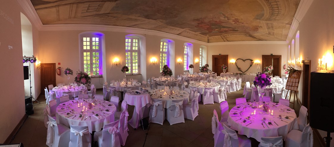 Hochzeitslocation: Unser Festsaal bietet Platz für bis zu 140 Personen. - Schlossgastronomie Herten