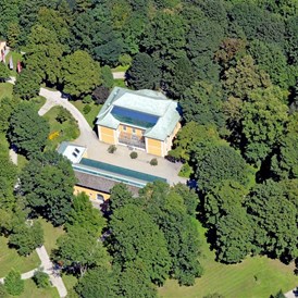 Hochzeitslocation: Luftaufnahme Bergschlößl und Park
Foto (c) Stadtplanung Pertlwieser - Bergschlößl
