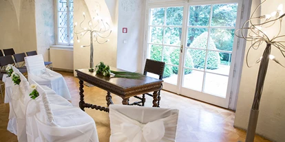 Winterhochzeit - Neumarkt im Mühlkreis - Heiraten im Bergschlößl Linz. 
Foto (c) sandragehmair.com - Bergschlößl