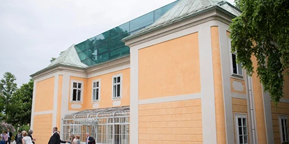 Winterhochzeit - Neumarkt im Mühlkreis - Heiraten im Bergschlößl Linz. 
Foto (c) sandragehmair.com - Bergschlößl