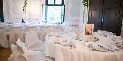 Winterhochzeit - Neumarkt im Mühlkreis - Heiraten im Bergschlößl Linz. 
Foto (c) sandragehmair.com - Bergschlößl