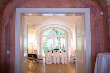 Hochzeitslocation: Heiraten im Bergschlößl Linz. 
Foto (c) sandragehmair.com - Bergschlößl