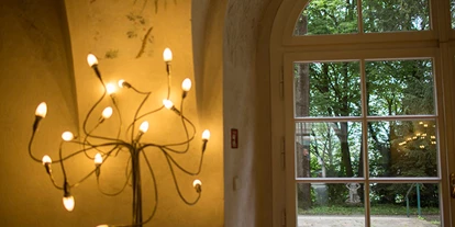Winterhochzeit - Neumarkt im Mühlkreis - Heiraten im Bergschlößl Linz. 
Foto (c) sandragehmair.com - Bergschlößl