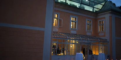 Winterhochzeit - Neumarkt im Mühlkreis - Das Bergschlößl Linz bei Nacht.
Foto (c) sandragehmair.com - Bergschlößl