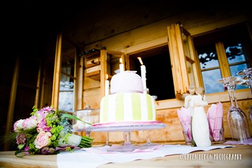 Hochzeitslocation: Heiraten im Almdorf Seinerzeit in Kärnten.
© hochzeitsfotografen.at - Almdorf Seinerzeit