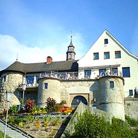 Hochzeitslocation: Das Burgrestaurant Gehbardsberg. - Burgrestaurant Gebhardsberg