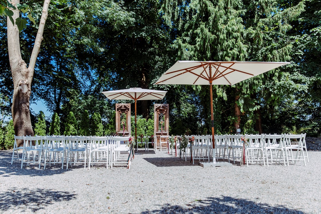 Hochzeitslocation: Waldhochzeit - Georgi Schloss und Weingut