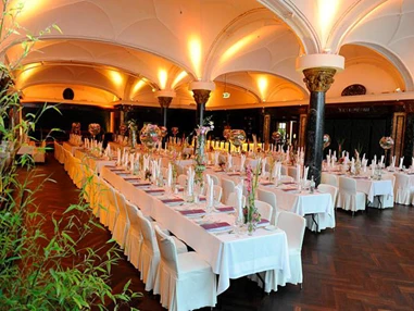 Hochzeitslocation: Wartesaal am Dom