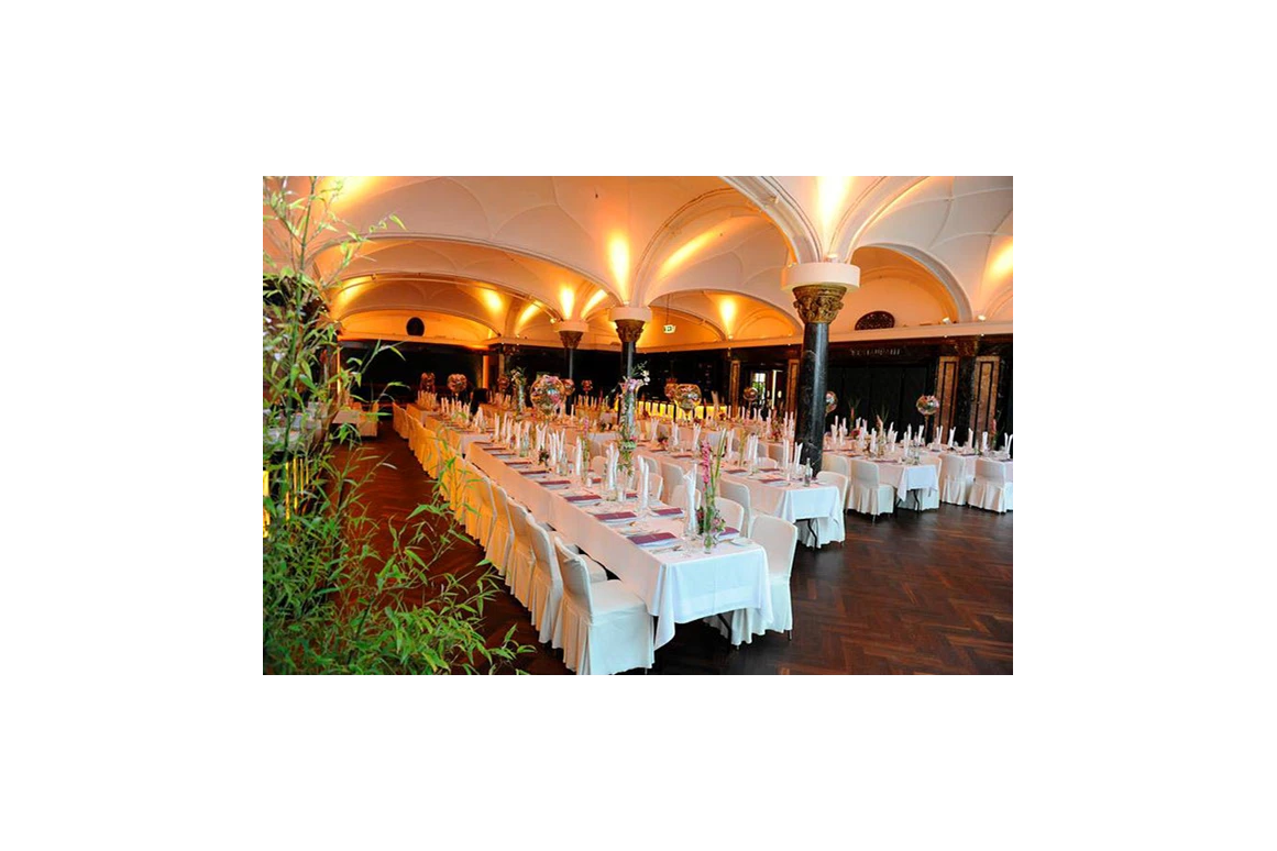 Hochzeitslocation: Wartesaal am Dom