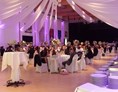 Hochzeitslocation: Hochzeitsgesellschaft in unserer Halle Palladion - Colosseum XXI - DIE Hochzeitslocation in Wien