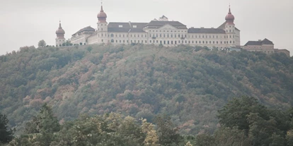 Winterhochzeit - Karlstetten - Das Stift Göttweig in Niederösterreich - ein idealer Ort zum Heiraten.
Foto © stillandmotionpictures.com - Benediktinerstift Göttweig