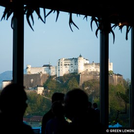 Hochzeitslocation: Heiraten im m32 mit Blick auf die Festung Hohensalzburg.
Foto © greenlemon.at - m32