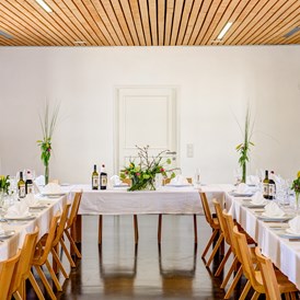 Hochzeitslocation: Im Festsaal haben Sie bei Schlechtwetter die Möglichkeit ihre Gäste kulinarisch zu verwöhnen. - Schloss Lackenbach