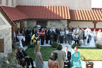 Hochzeitslocation: Hochzeit im Garten der Villa - Römerstadt Carnuntum