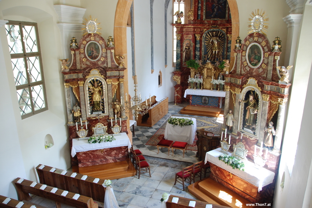 Hochzeitslocation: eine Kirche in unmittelbarer Nähe - Thon 7 - Feiern mit Tradition