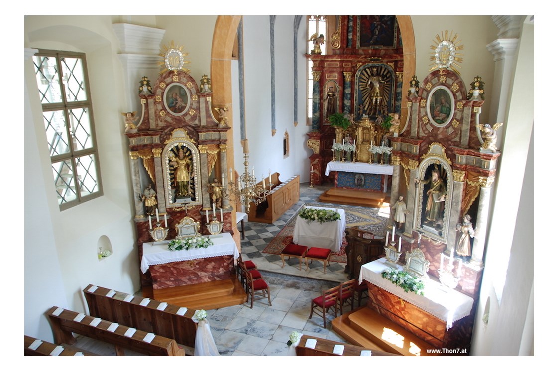 Hochzeitslocation: eine Kirche in unmittelbarer Nähe - Thon 7 - Feiern mit Tradition