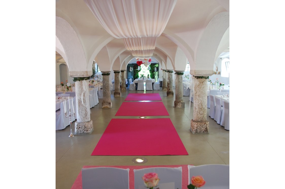Hochzeitslocation: Viele Gestaltungsmöglichkeiten in Thon7
Großer Festsaal für bis zu 220 Personen - Thon 7 - Feiern mit Tradition