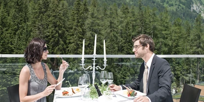 Winterhochzeit - Tirol - Dinner auf der Terrasse des Turmes - Gradonna ****s Mountain Resort Châlets & Hotel