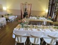 Hochzeitslocation: Gedeckte Hochzeitstafel - Hermes Café Restaurant Labstelle