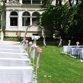 Hochzeitslocation: Die Alternative: Eine freie Trauung :)  - Villa Au