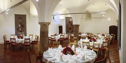 Winterhochzeit - Tirol - Galerie - Burg Hasegg - SALZRAUM.hall - livelocations
