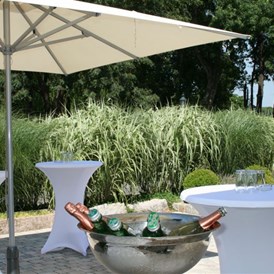 Hochzeitslocation: Aperitif im Garten des Birkenhof in Gols. - Birkenhof Restaurant & Landhotel ****