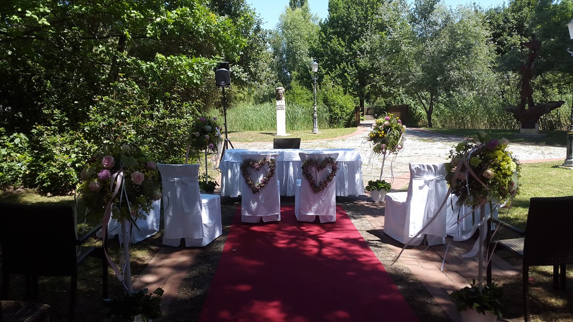 Hochzeitslocation: Standesamtliche Trauung im angrenzenden Biotoppark. - Birkenhof Restaurant & Landhotel ****