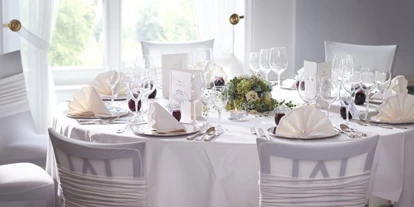Winterhochzeit - PLZ 71034 (Deutschland) - Festlich gedeckter Tisch - Hotel Therme Bad Teinach