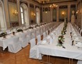 Hochzeitslocation: Auch eine Tafel ist im Empiresaal möglich - Schloss Esterházy