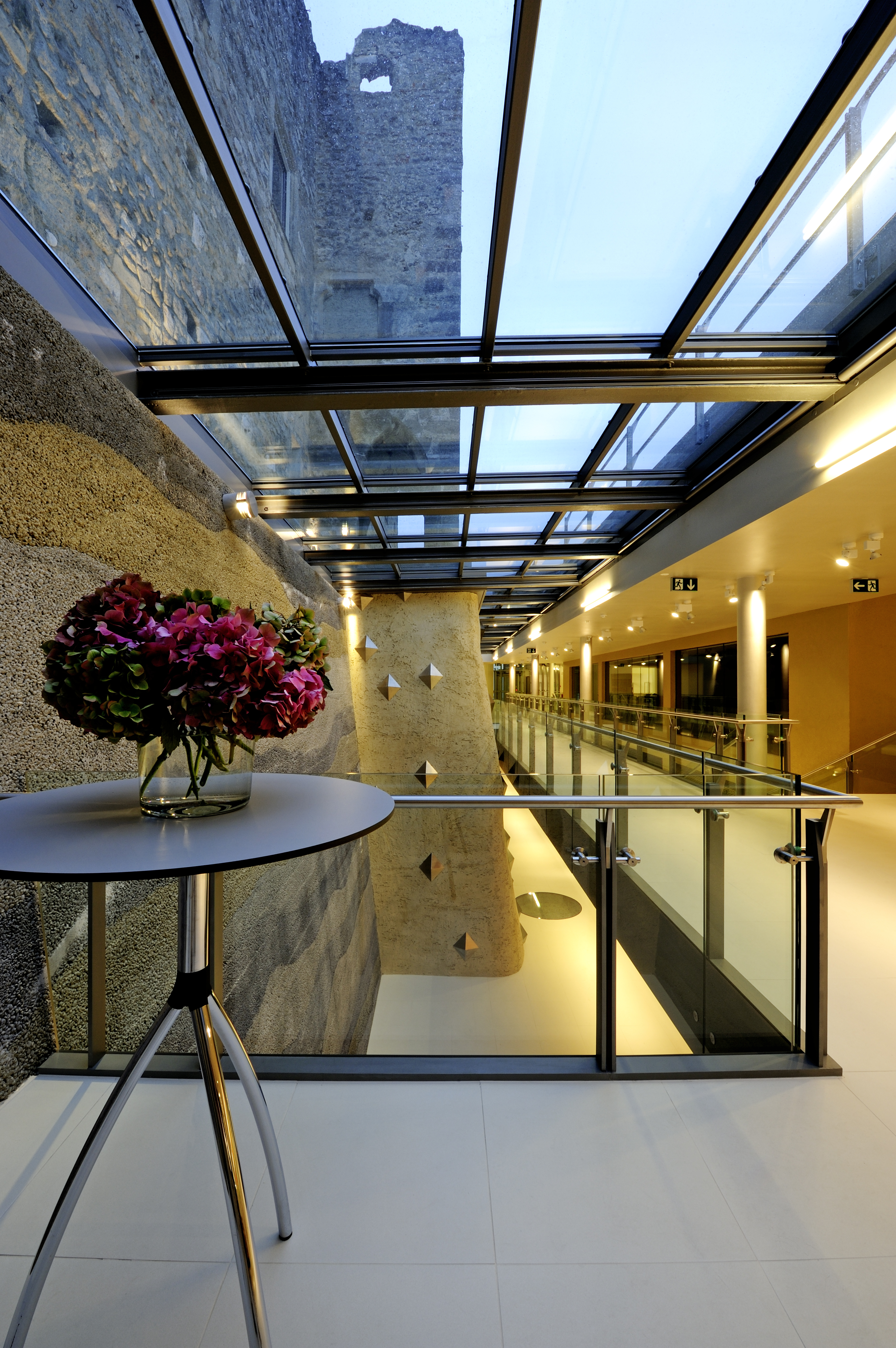 Winterhochzeit - Asperhofen - Moderne Architektur für eure Hochzeitsfeier vor den Toren Wiens. - Burg Perchtoldsdorf