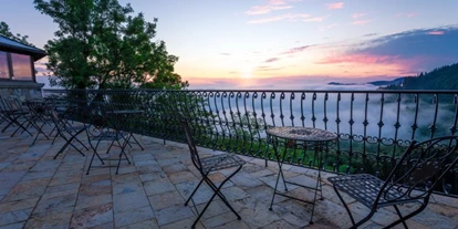 Winterhochzeit - Karlstetten - Terrasse vom Hochzeitszimmer mit Abendstimmung, Blick ins Mostviertel - Burg Plankenstein