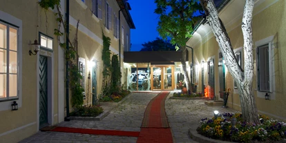 Winterhochzeit - nächstes Hotel - Ansprechendes Entrée - Hotel Landhaus Moserhof****