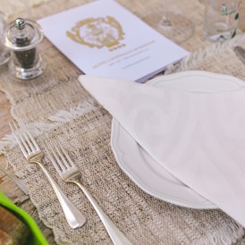 Hochzeitslocation: Tischdekoration im Landhausstil - Hotel Landhaus Moserhof****