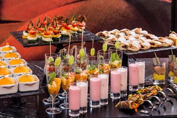 Hochzeitslocation: Kulinarische Highlights aus der Region erfreuen die Hochzeitsgäste. - Falkensteiner Hotel & SPA Carinzia****