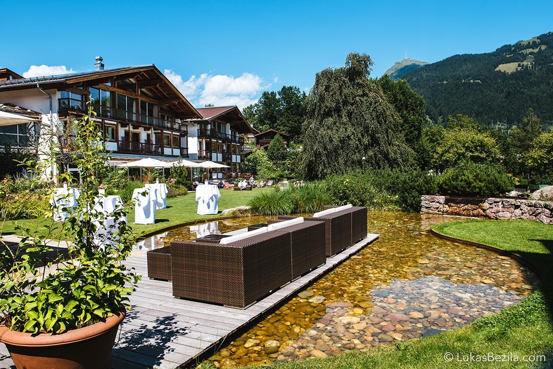 Hochzeitslocation: Eine Agape im Freien im Hotel Kitzhof Mountain Design Resort**** in Kitzbühl, Tirol. - Hotel Kitzhof Mountain Design Resort****
